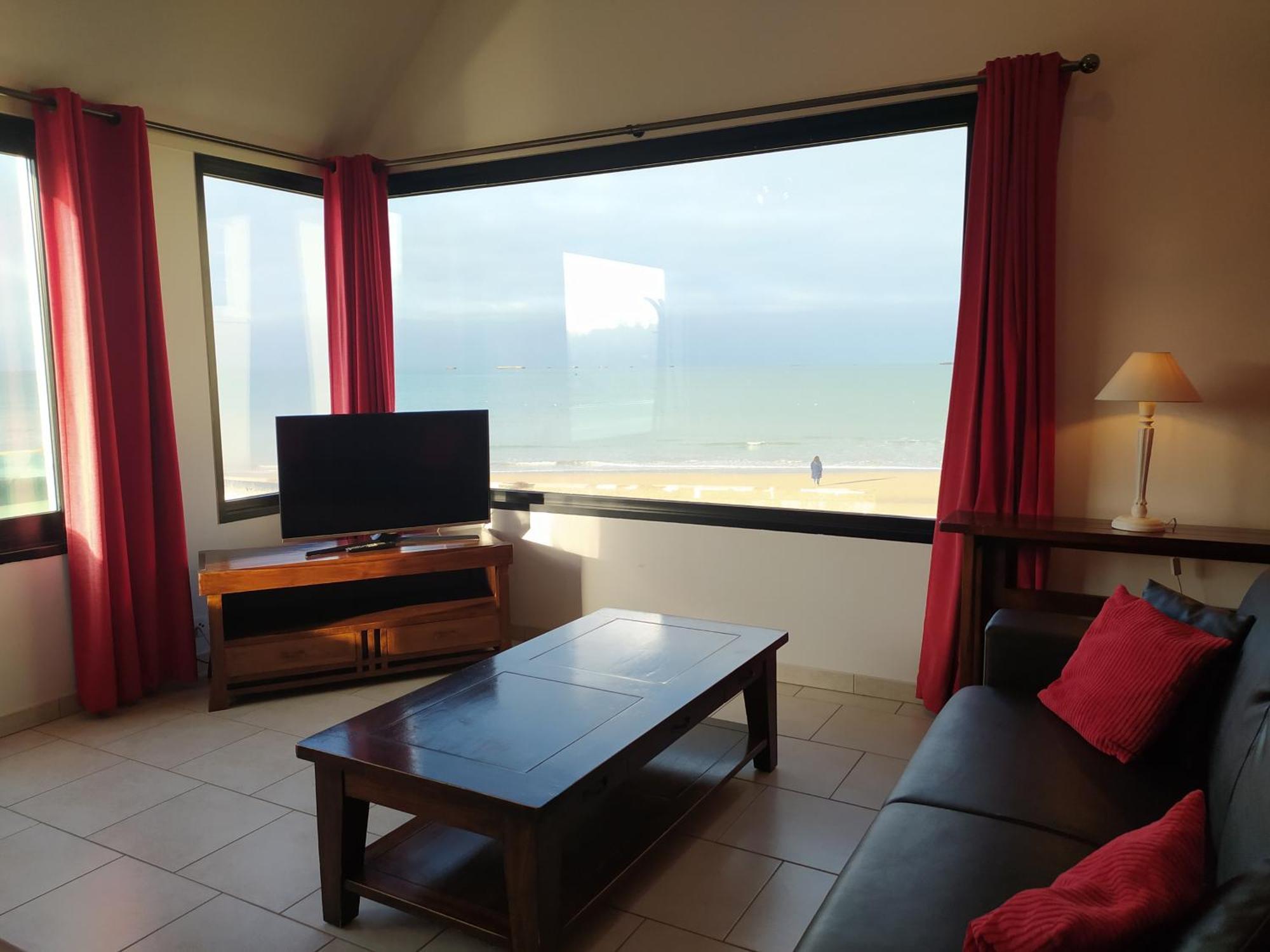 Gites " Arromanches" Ou "Bord De Mer Pmr" 2 Chambres En Front De Mer A Asnelles , 3Km D'Arromanches, 10Km De Bayeux ภายนอก รูปภาพ